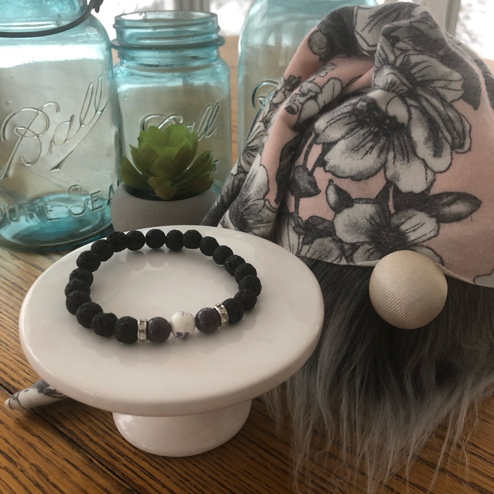 Essential oil diffusing bracelets - Picture 7 of 8